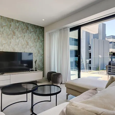 Luxury Apartment In Estepona Aero 埃斯特波纳