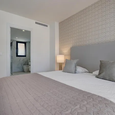 Luxury Apartment In Estepona Aero 埃斯特波纳